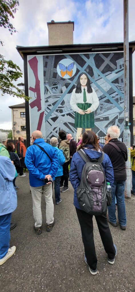 Bei der Bogside Führung. Das Bild zeigt Annette McGavigan, die am 06.09.1971 von der Britischen Armee dort versehentlich erschossen wurde