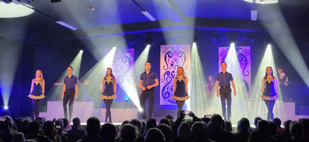 Traditionelle Irish Dance Show Celtic Steps in Killarney als kulturelles Highlight einer Irland Reise